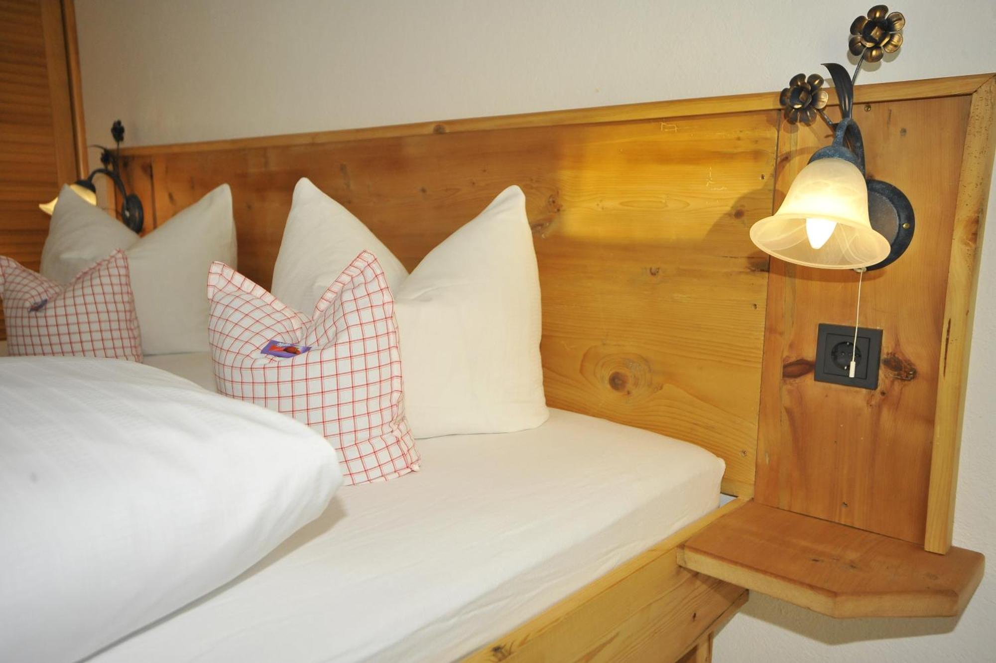 Schmiedhof Apartment Seefeld in Tirol Room photo